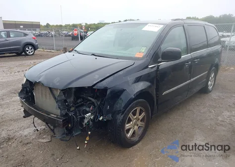 2011 Chrysler Town & Country Touring from USA, damaged, VIN 2A4RR5DG2BR607408